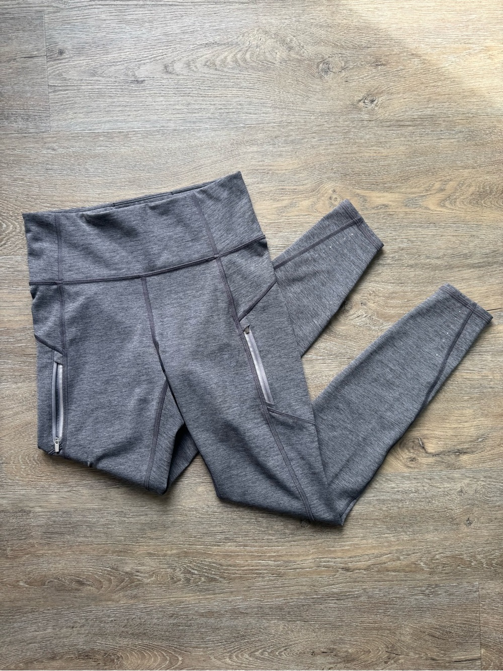 🩶 Athleta Rainier Leggings with Zipper Pockets
